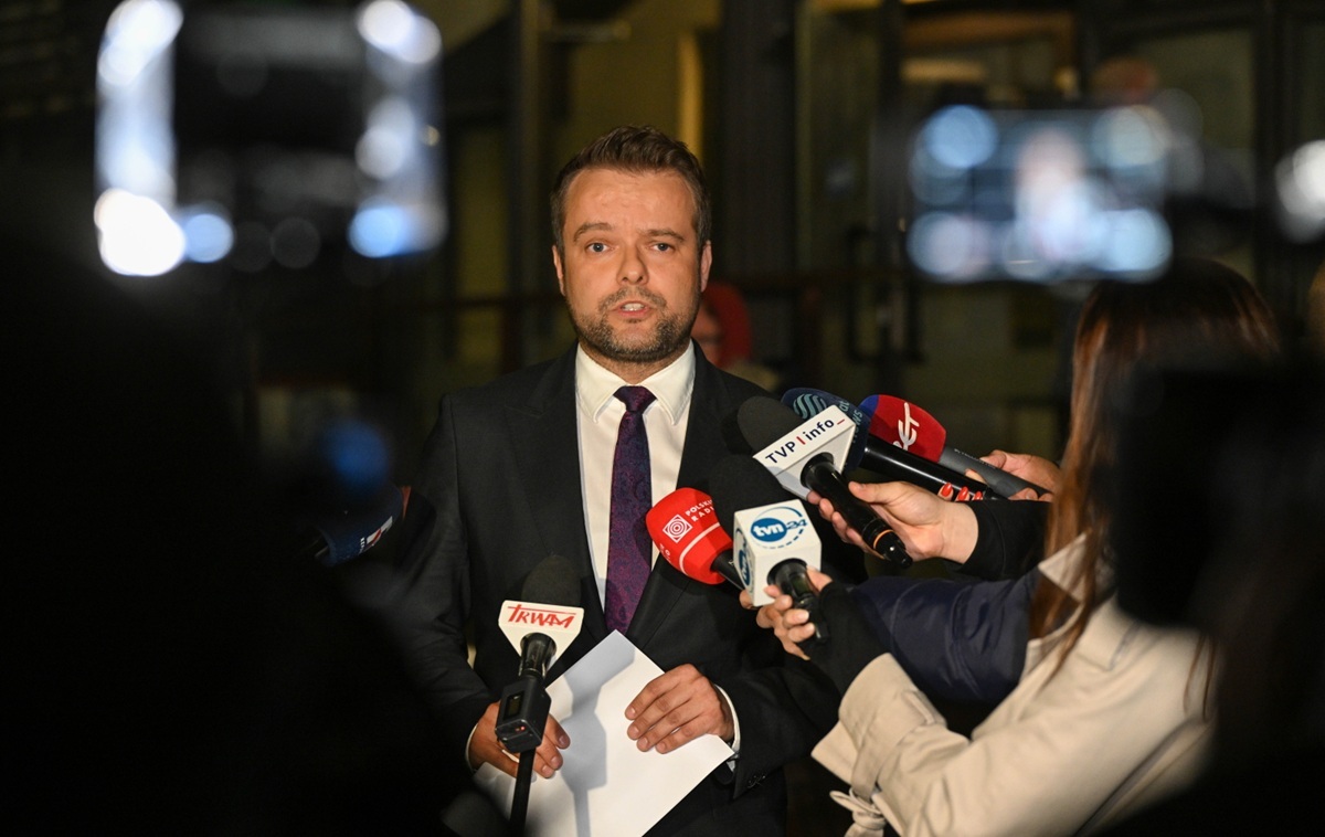 Stowarzyszenie Morawieckiego tematem KP PiS. Bochenek ujawnia