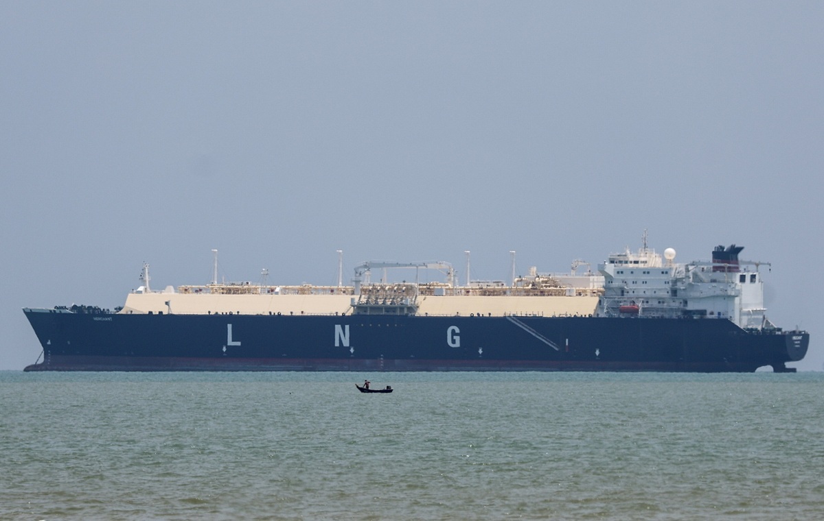 Ważny przełom! Grupa tankowców przepływa przez Cieśninę Ormuz