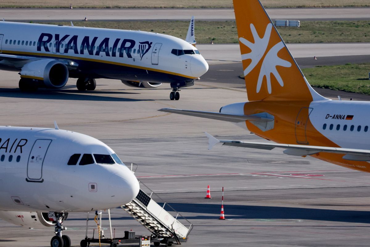 Droga ropa podcina skrzydła branży lotniczej