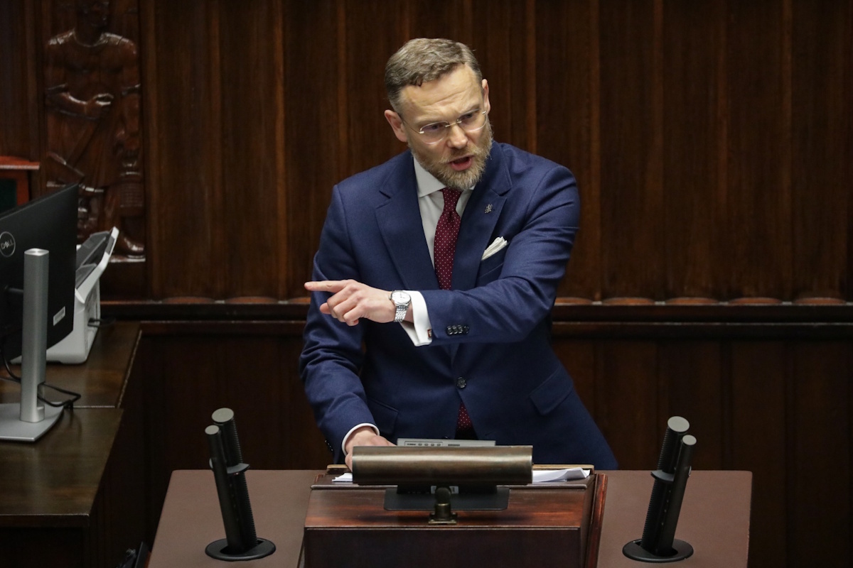 Nie pomogło lex Bogucki, minister znów "rozwalcował" Tuska