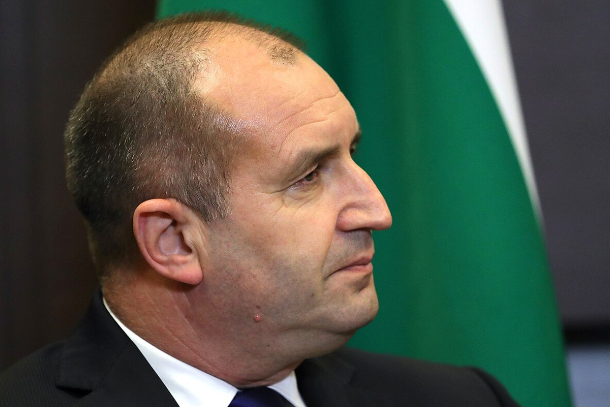 W Bułgarii przeliczone 100 proc. głosów. Rząd dla partii Radewa