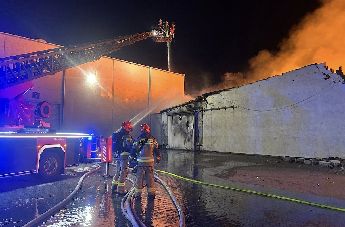 Pożar hali pod Warszawą