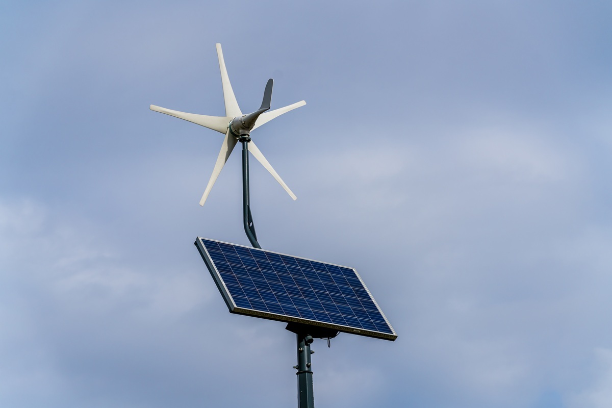 Recepta Brukseli: więcej zielonej energii i wszystko na prąd