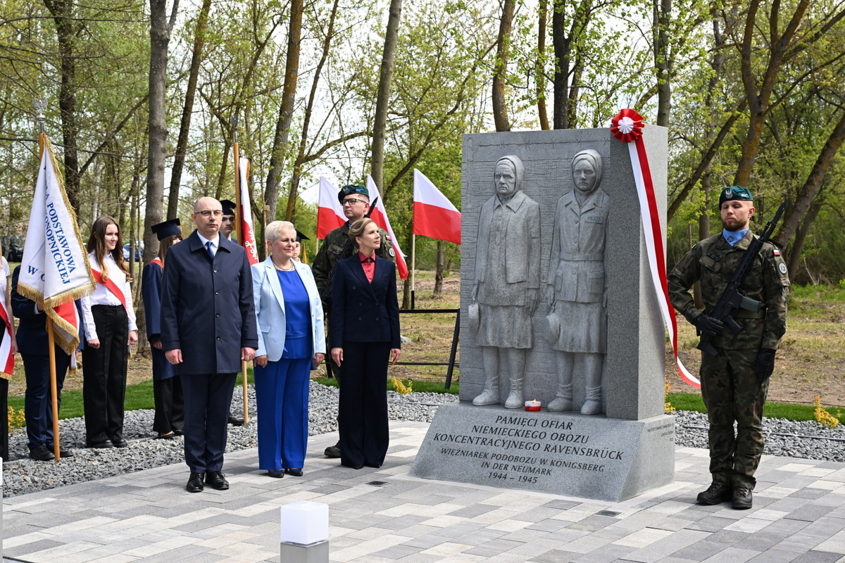 Pierwsza Dama uczciła polskie więźniarki. Odsłonięto pomnik