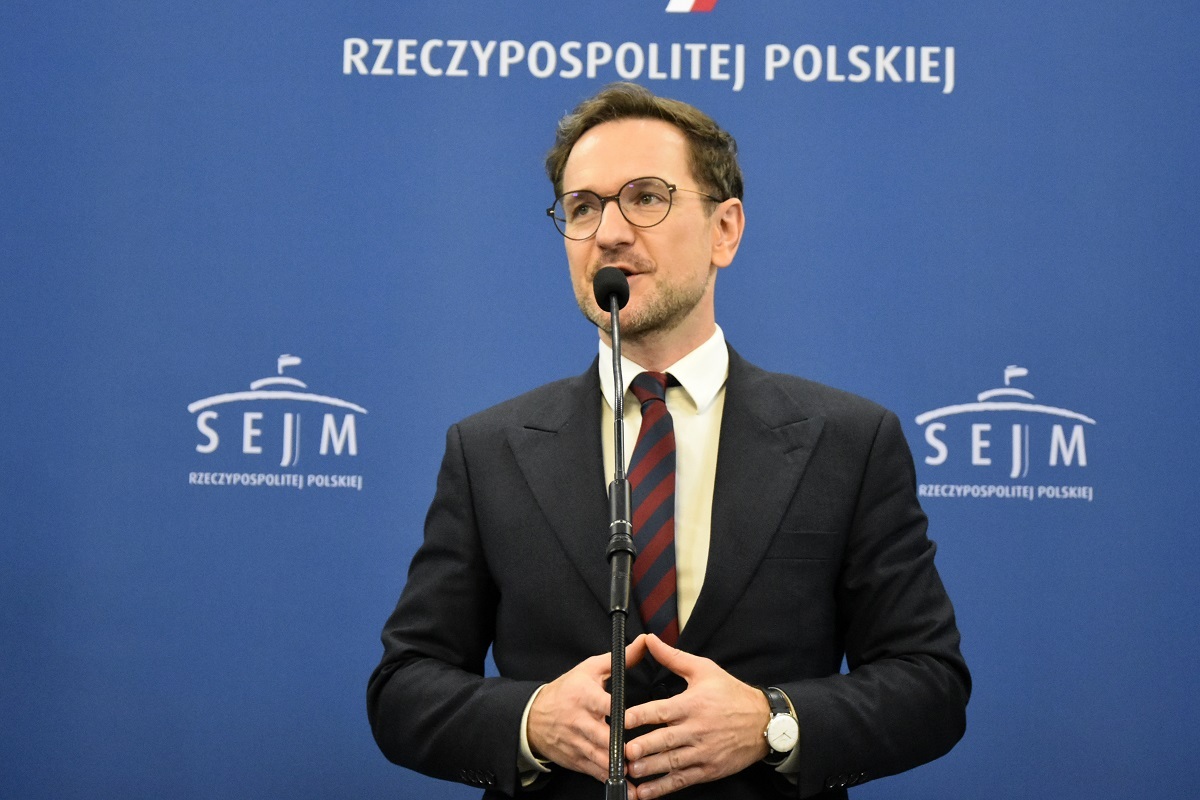 Buda wprost o tym, co może czekać nasze dzieci z powodu SAFE