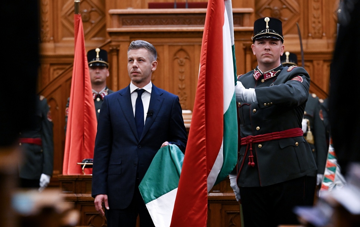 Magyar oficjalnie wybrany premierem. "Chcę służyć, nie rządzić"