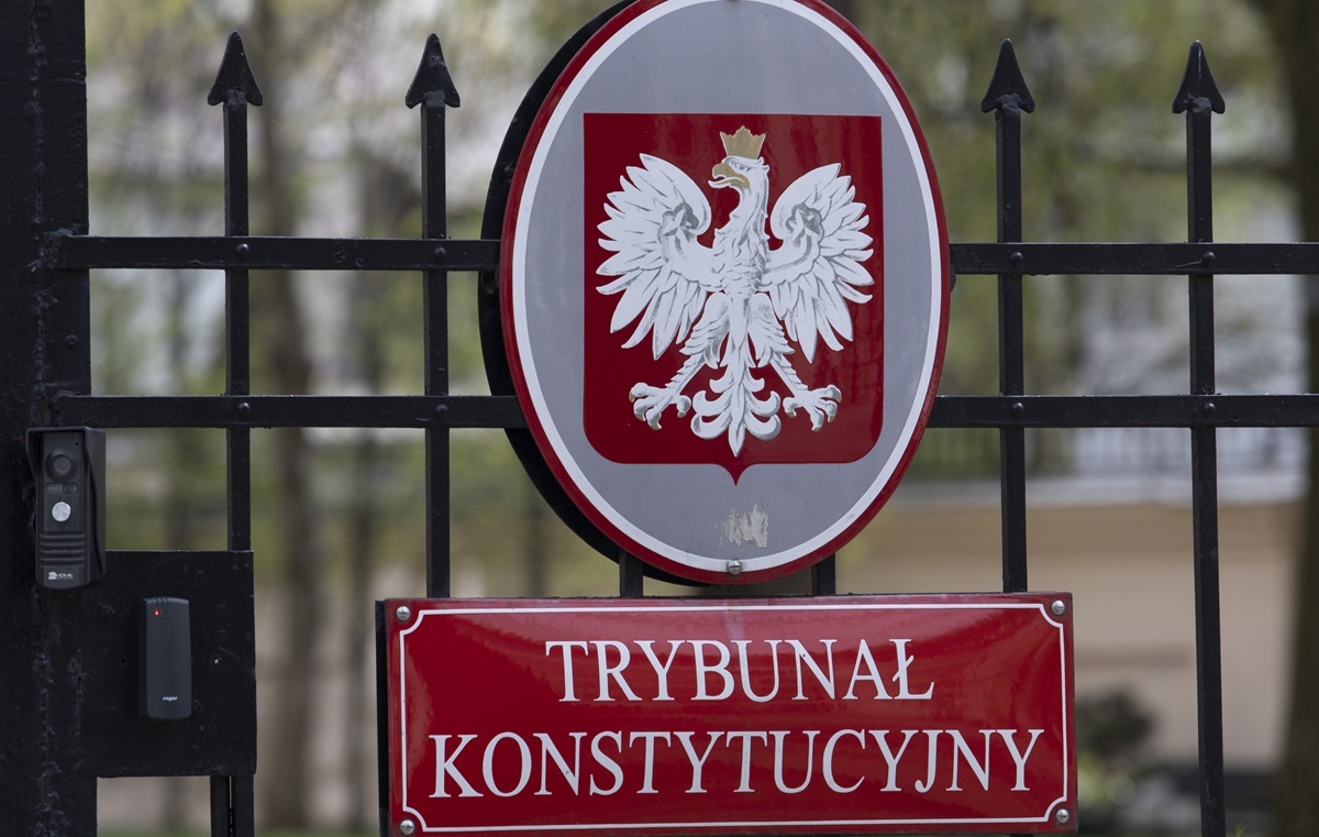 Бывшие судьи ТК жалуются царю