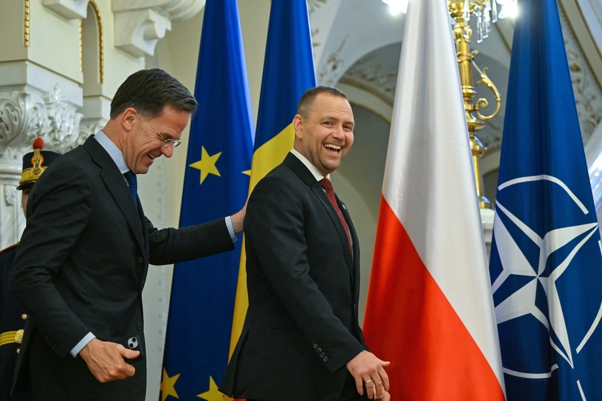 Tak szef NATO przywitał prezydenta Nawrockiego. WIDEO