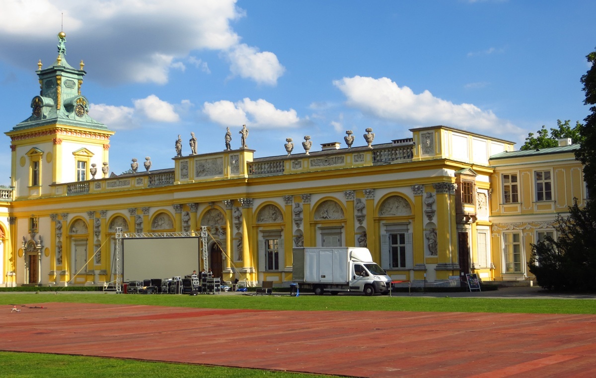 Echa techno-imprezy. Dyrektor muzeum w Wilanowie odwołany