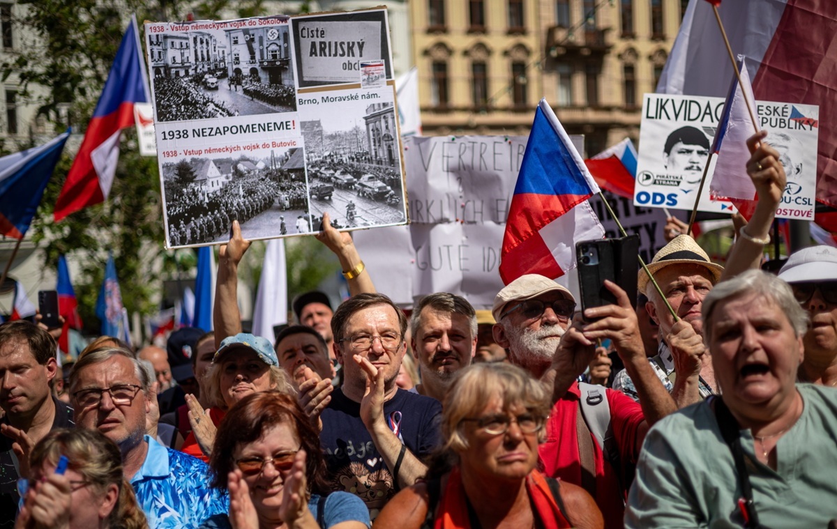 Tysiące Czechów protestowało przeciwko zjazdowi Niemców