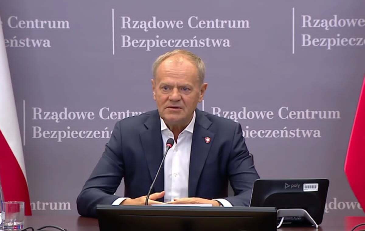 Roztrzęsiony Tusk tłumaczy się z akcji służb! "Fatalne wrażenie"