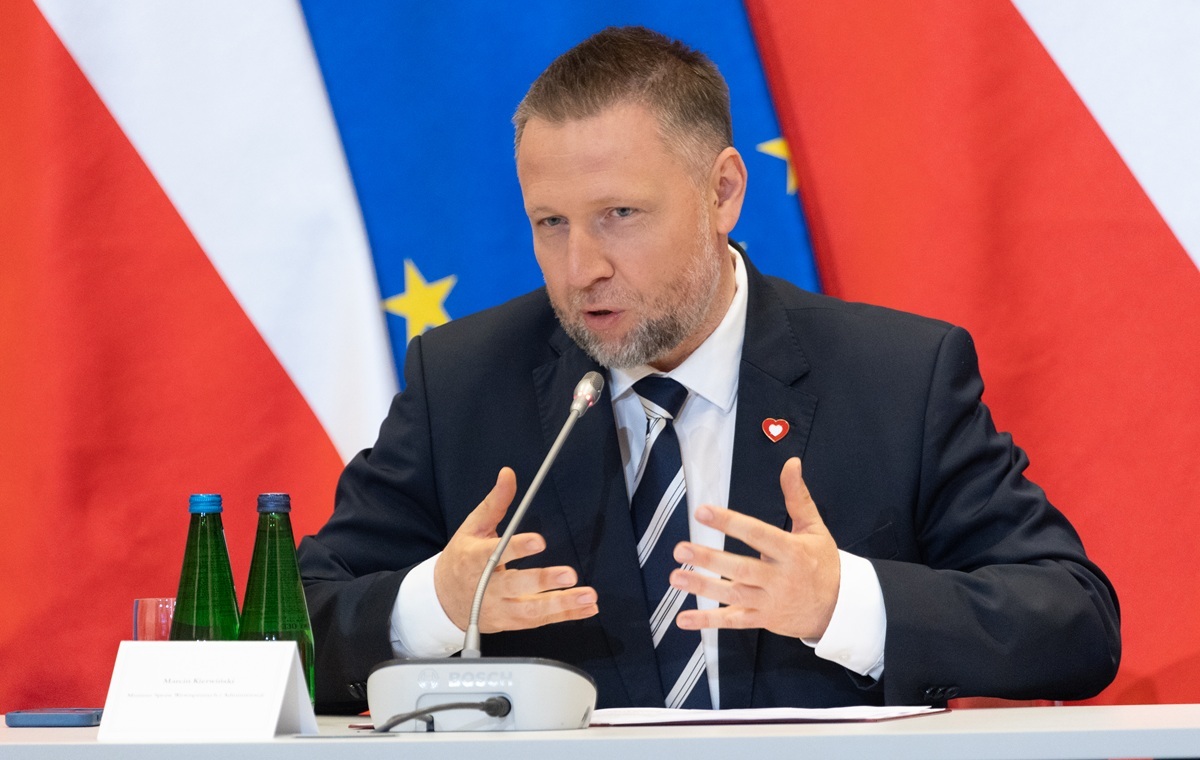 Nie tylko wtargnięcia służb. Co PiS zarzuca Kierwińskiemu?