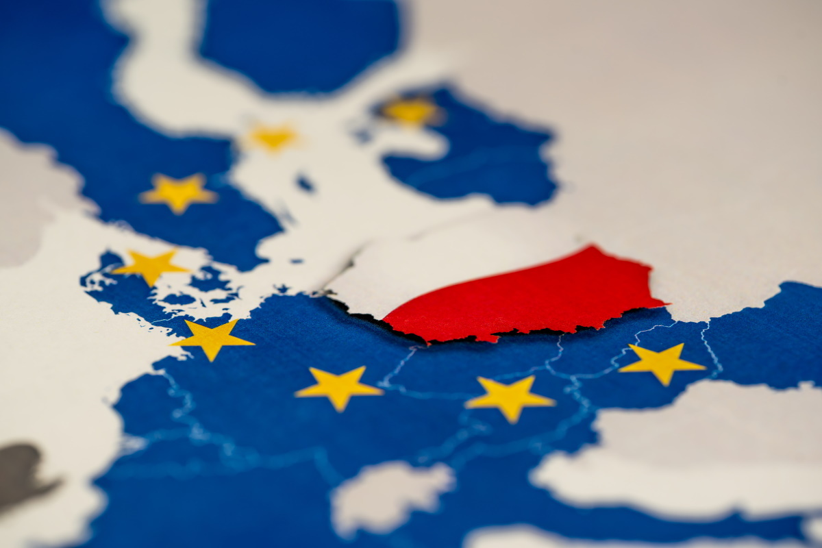 SONDAŻ. Polacy nie chcą Polexitu! Zdecydowany wynik