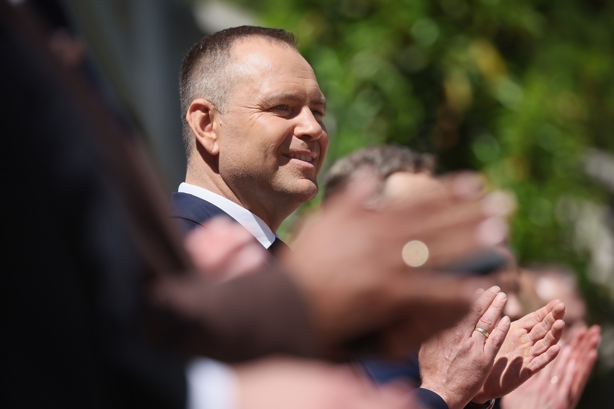 Rywale mogą tylko pozazdrościć. Lider zaufania wciąż na szczycie