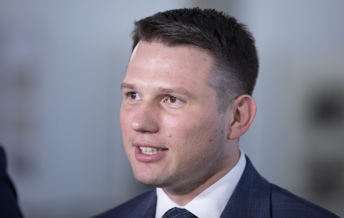 Mentzen odpowiada Suchanow ws. "artystów": "Słuchaj babo..."