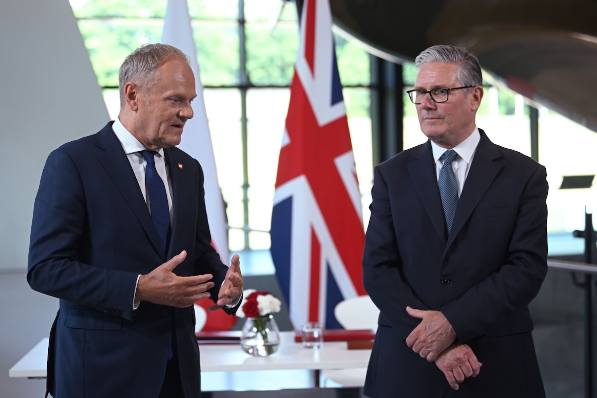 Polsko-brytyjski traktat. W co gra Tusk względem prezydenta?