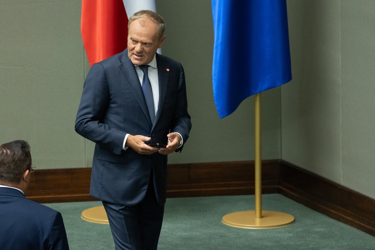 Znani dziennikarze ujawniają. Tusk przepraszał za sektę