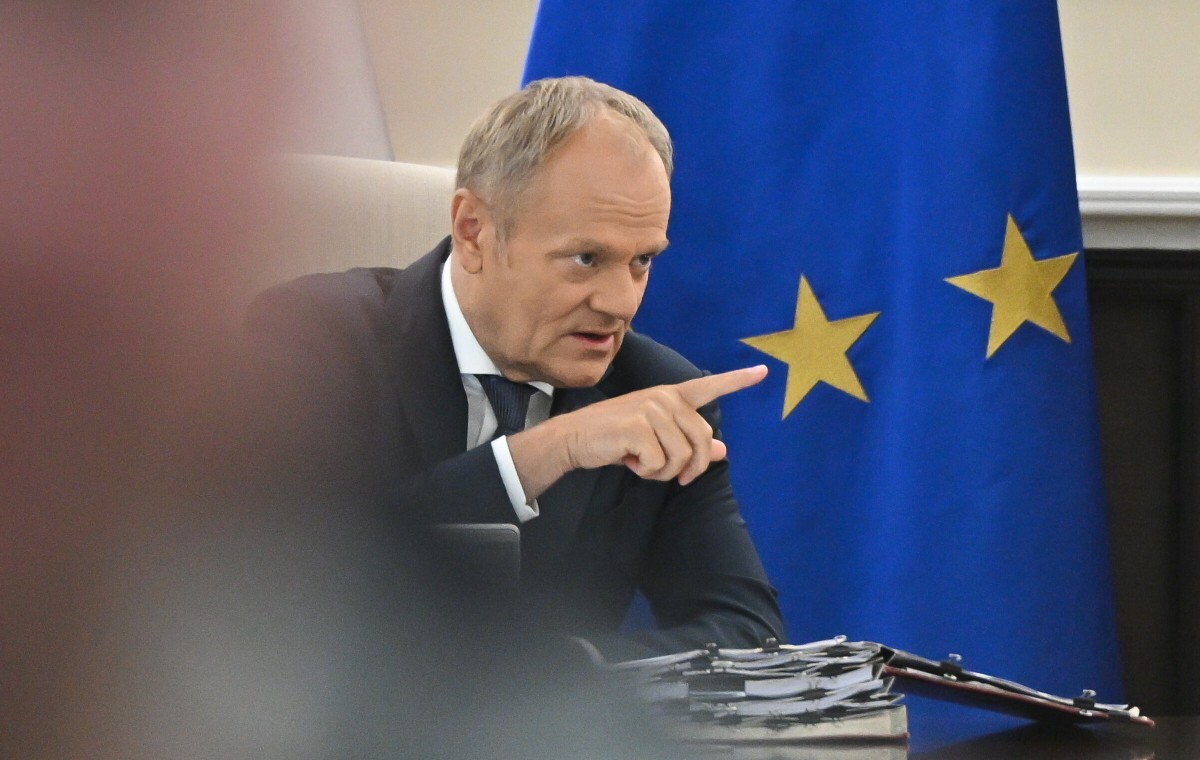 Tusk zadłuża Polskę tak, by to kolejny rząd musiał ciąć wydatki