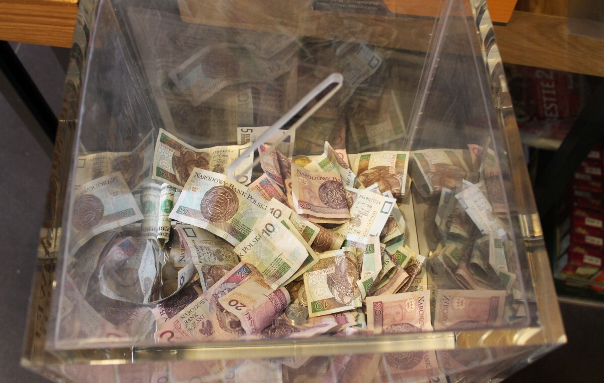Donor anonymity as a pretext for PIT. "I apologize for the National taxation  Administration"