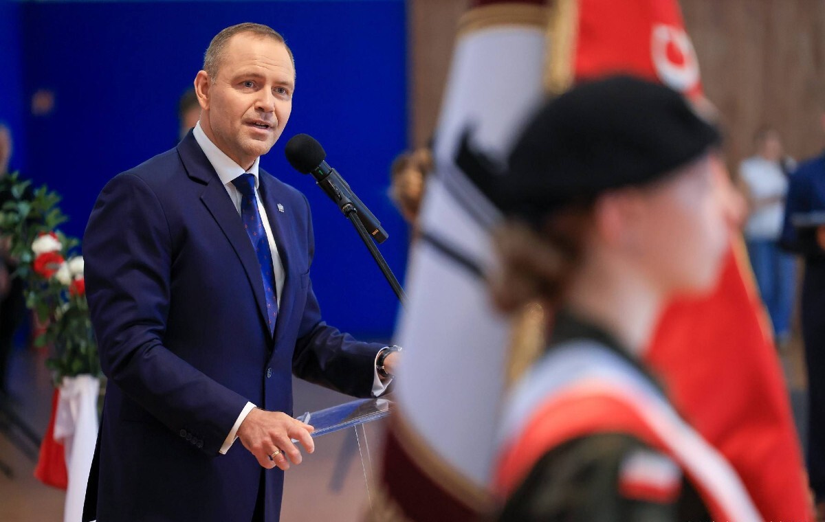 Prezydent Nawrocki z sentymentem wrócił do swojego IV LO!