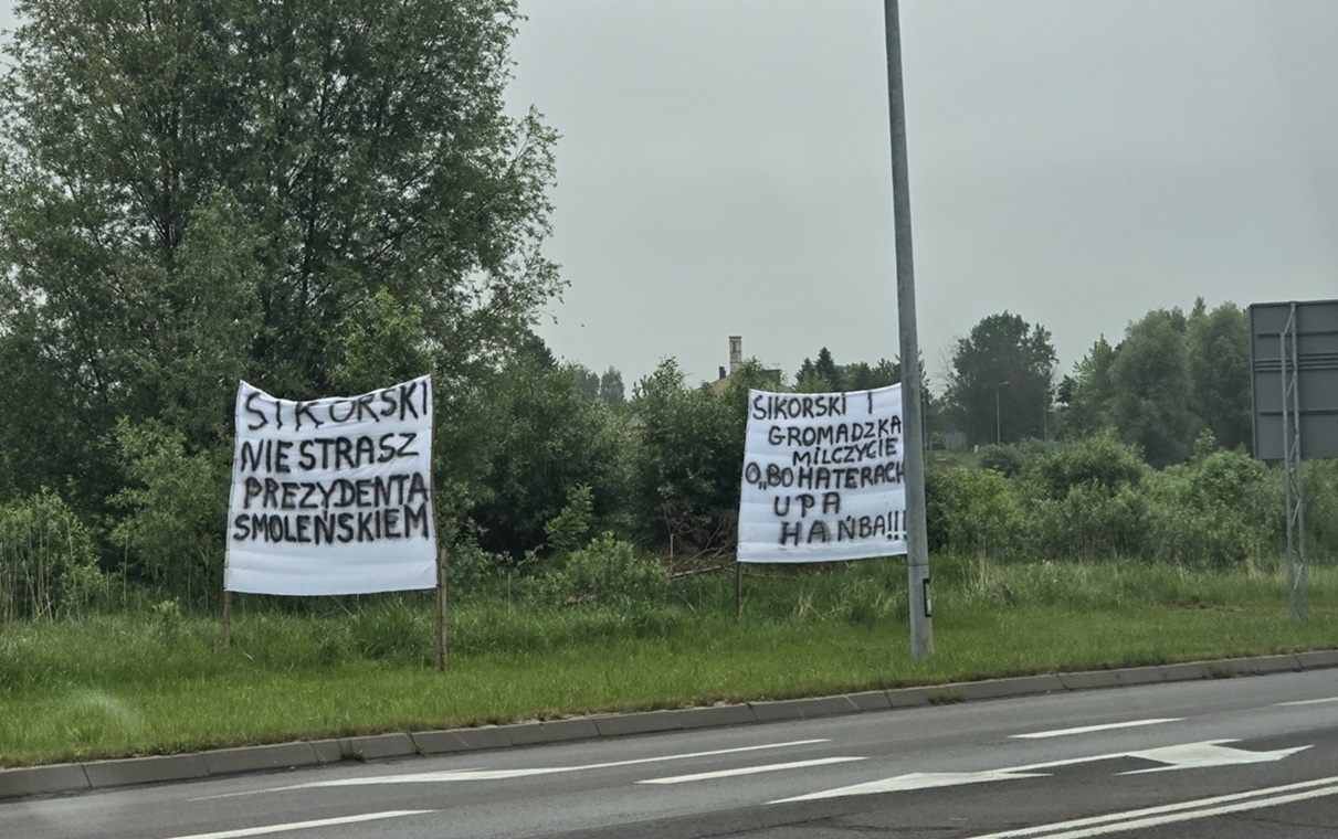 Kubeł zimnej wody dla Sikorskiego? Tomaszów o Smoleńsku i UPA