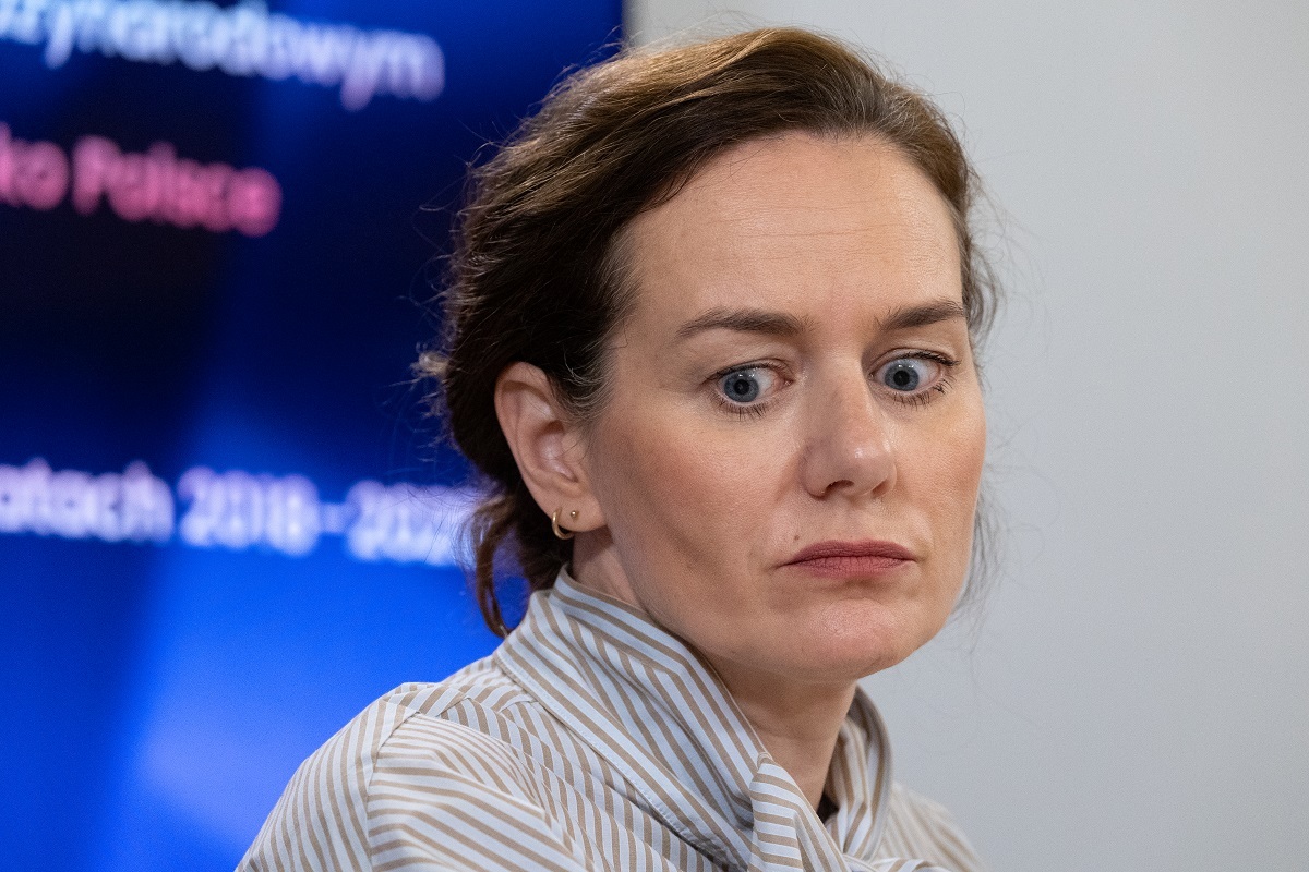 Po wpisie wiceminister zawrzało. „Pluskwy przyniósł sam”
