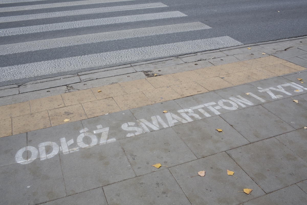 Zakaz korzystania z telefonów w szkołach o krok bliżej