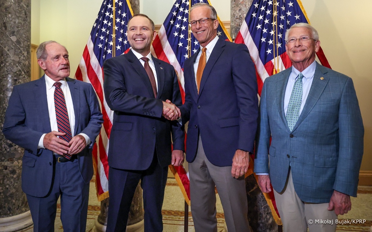 Prezydent na Kapitolu. Ważne rozmowy o obecności wojsk USA!