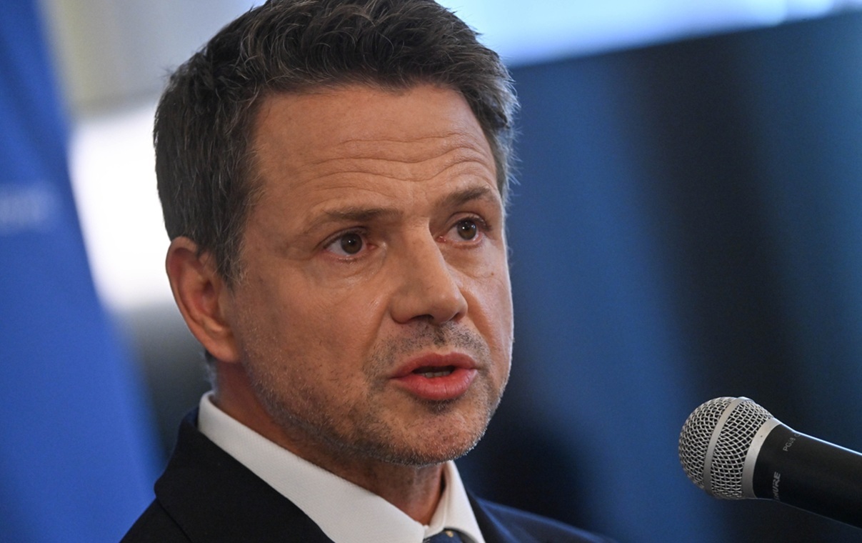 Trzaskowski: Nie było "formalnego" saloniku dla VIP