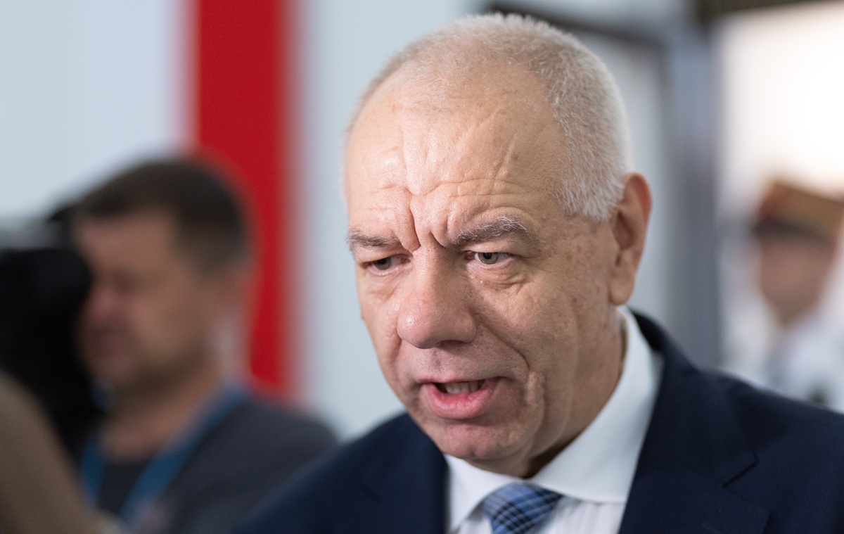 Tusk podważa świadka! Sasin reaguje