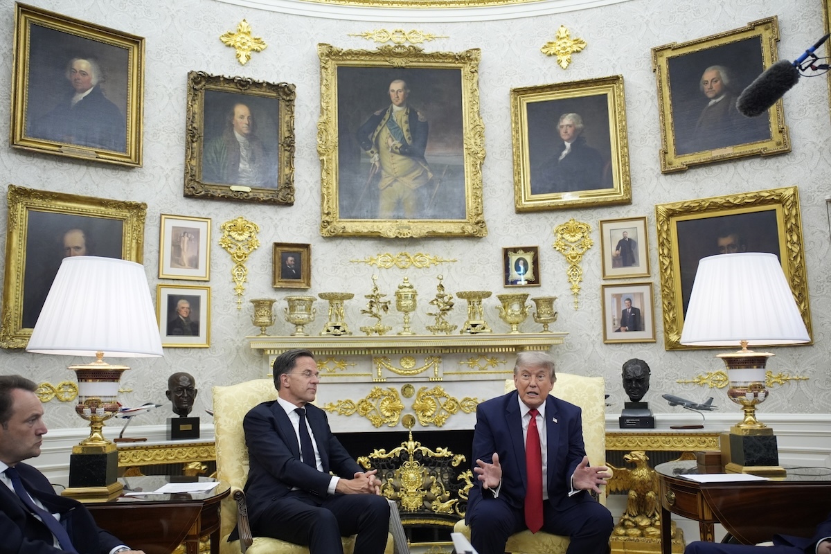 Trump narzekał na NATO i nagle wspomniał o Polsce i Nawrockim