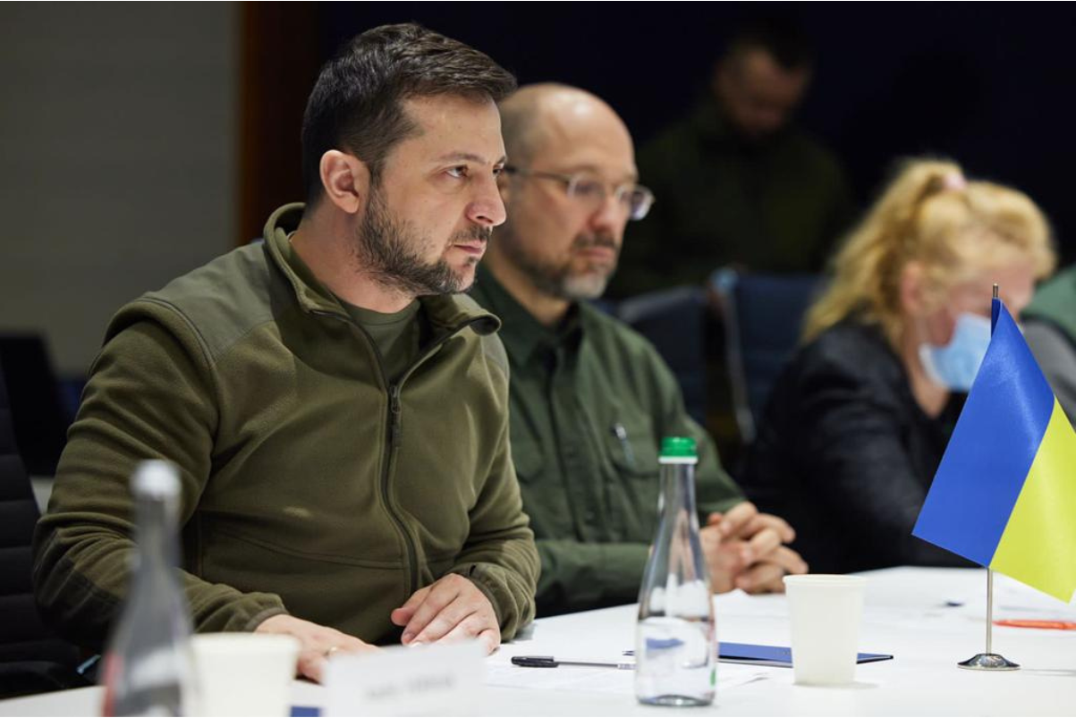 Зеленский: Никто не будет нам указывать, кому мы должны быть благодарны!