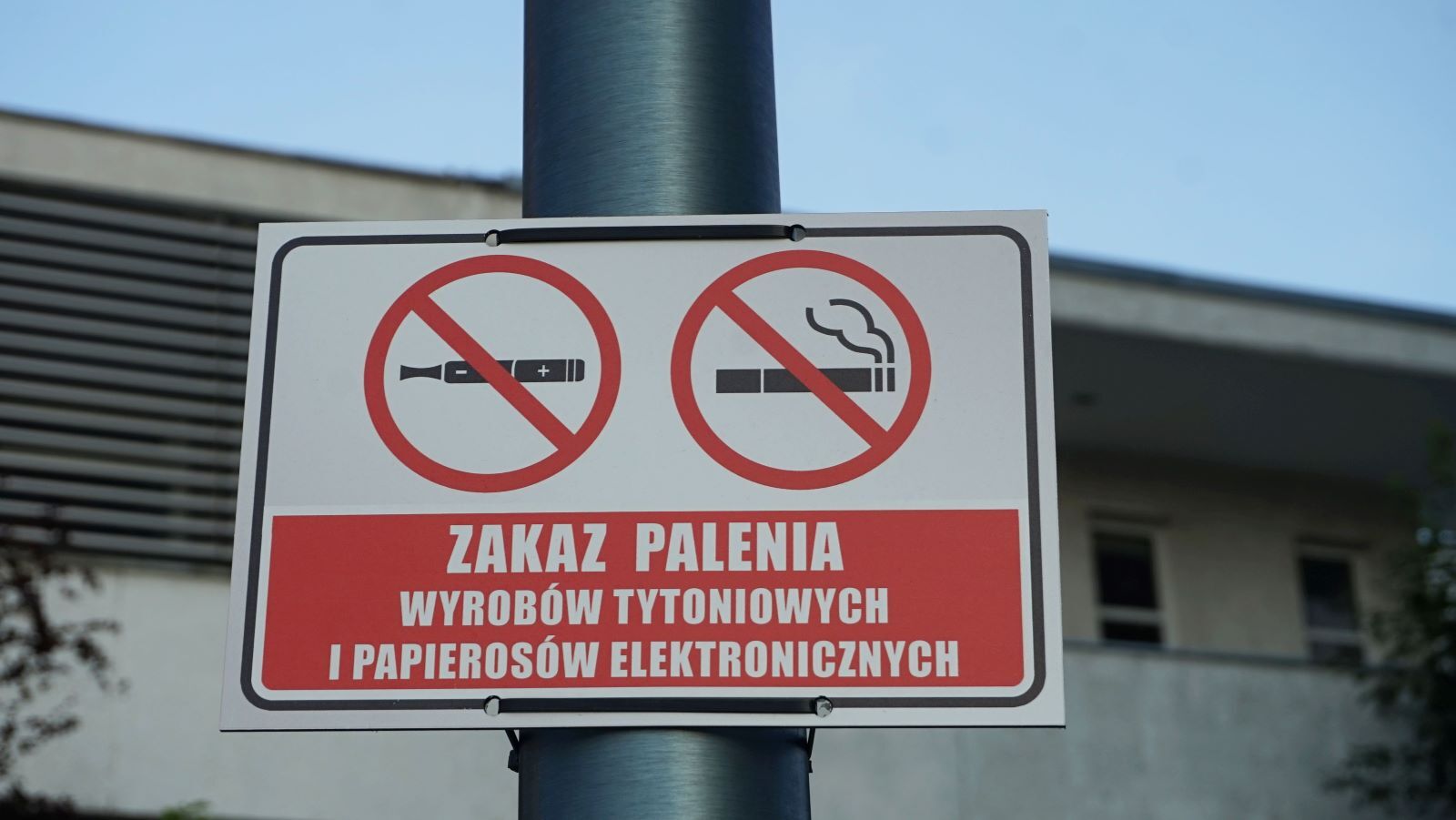 Kontrowersje wokół e-papierosów. Co zdecyduje prezydent?