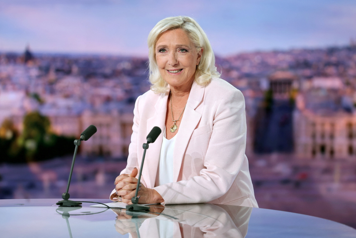 Le Pen z bransoletką elektroniczną na prezydenta Francji!