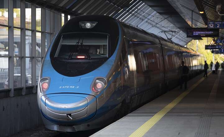 Skład Pendolino PKP Intercity na dworcu w Krakowie / autor: Fratria / Andrzej Wiktor
