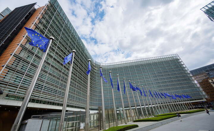 Siedziba Komisji Europejskiej w Brukseli / autor: PAP/EPA/OLIVIER MATTHYS