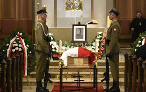 Uroczystości pogrzebowe Sergiusza Piaseckiego we wrześniu 2025 r. po sprowadzeniu jego szczątek do Polski. Pisarz i antykomunista Sergiusz Piasecki patronem roku 2026 / autor: Fratria