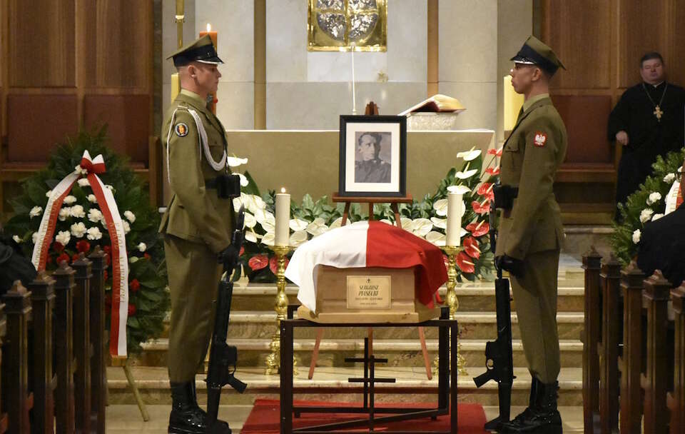 Uroczystości pogrzebowe Sergiusza Piaseckiego we wrześniu 2025 r. po sprowadzeniu jego szczątek do Polski. Pisarz i antykomunista Sergiusz Piasecki patronem roku 2026 / autor: Fratria