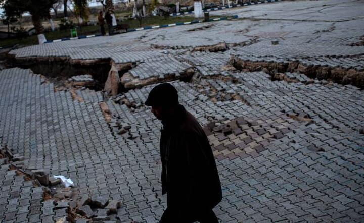 Trzęsienie ziemi na pograniczu Turcji i Syrii / autor: PAP/EPA/MARTIN DIVISEK 