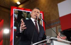 Prof. Przemysław Czarnek, kandydat PiS na premiera, podczas wystąpienia w hali Polskiego Towarzystwa Gimnastycznego „Sokół” w Krakowie / autor: X/Prawo i Sprawiedliwość