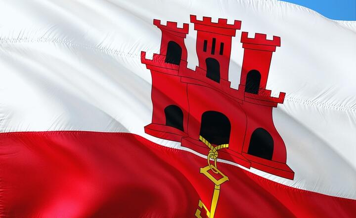 Choć flagę Gibraltaru ustanowił ponad cztery wieki temu król Hiszpani, to od XX wieku ma ona aprobatę Londynu / autor: Pixabay