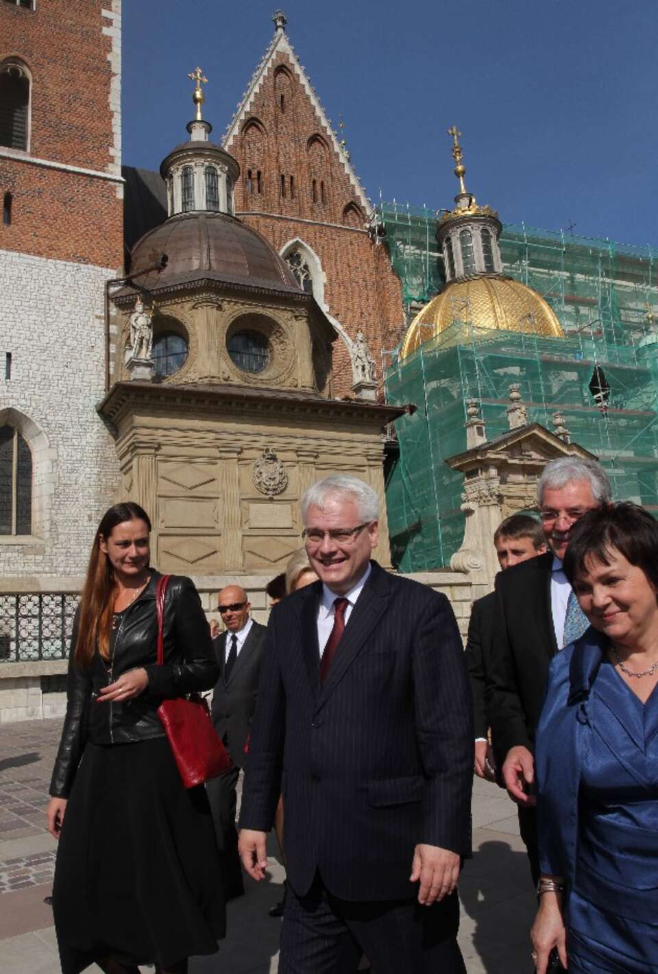 Prezydent Chorwacji Ivo Josipović zwiedził Zamek Królewski na Wawelu podczas nieoficjalnej wizyty w Krakowie, 25 bm., PAP