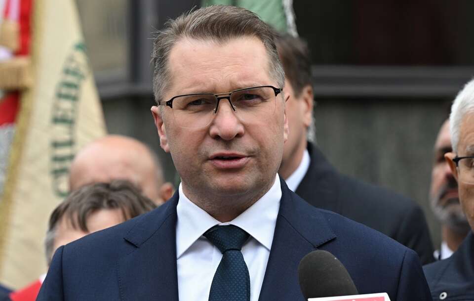 Następuje "efekt Czarnka"? / autor: PAP/Radek Pietruszka
