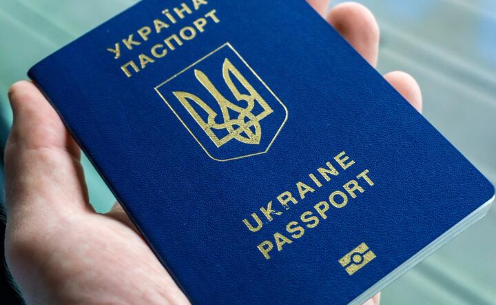 Najpewniejszym źródłem waluty dla budżetu Ukrainy są dziś transfery dokonywane do kraju przez emigrantów zarobkowych / autor: fot. Fratria / AS