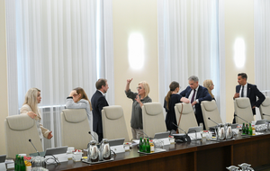 Posiedzenie rządu. Druga z prawej - Jolanta Sobierańska-Grenda  / autor: PAP/Marcin Obara