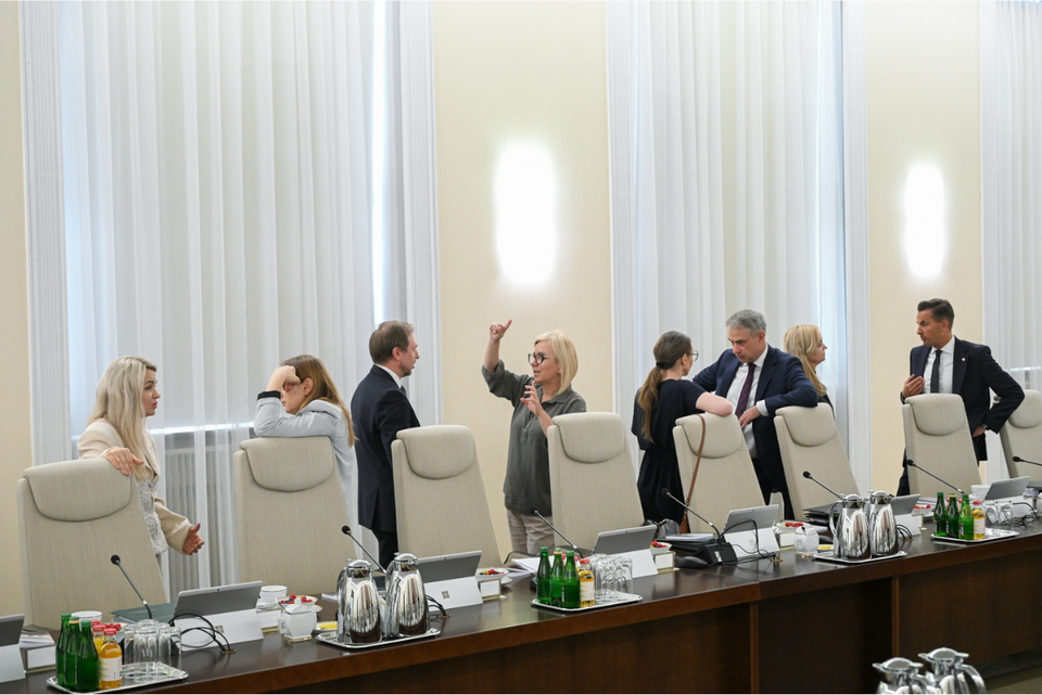 Posiedzenie rządu. Druga z prawej - Jolanta Sobierańska-Grenda  / autor: PAP/Marcin Obara