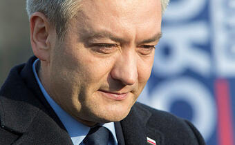 Sikorski otrzymywał honoraria z ZEA? Biedroń radzi