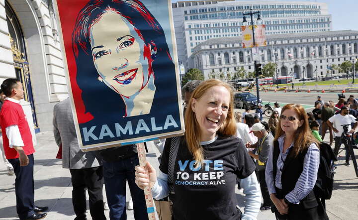 Zwolenniczka Kamali Harris z San Francisco / autor: JOHN G. MABANGLO/EPA/PAP