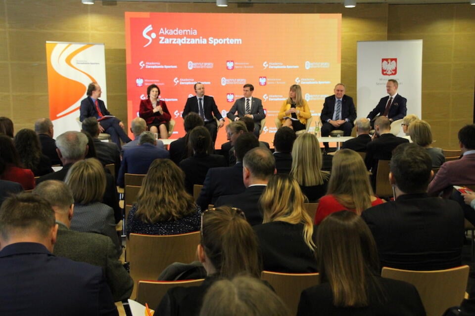 Panel dyskusyjny podczas konferencji inaugurującej 'Akademię Zarządzania Sportem' / autor: M. Czutko/Fratria