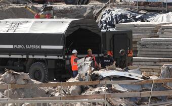 Warszawa: Wydobyto niewybuch znaleziony na Bródnie